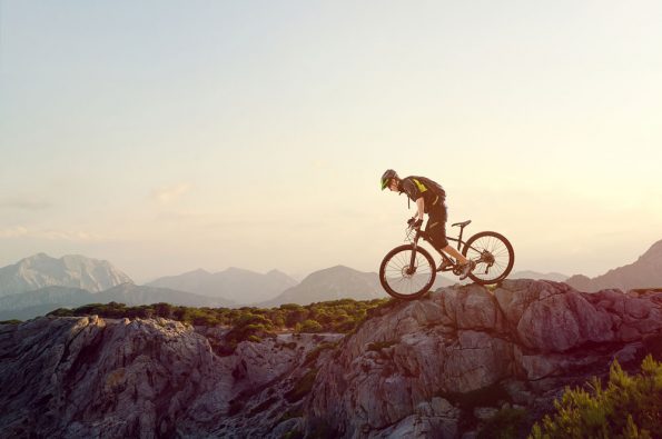 Beginner mountain bikes for under $2000 in 2021